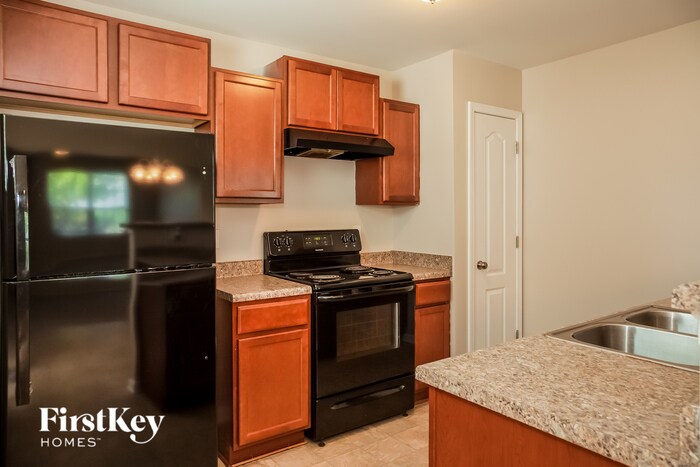 Building Photo - 7405 Hidden Creek Dr