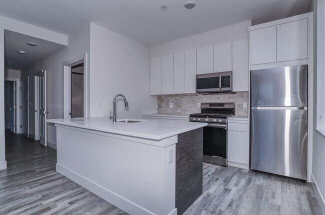 Building Photo - 140 Avenue B