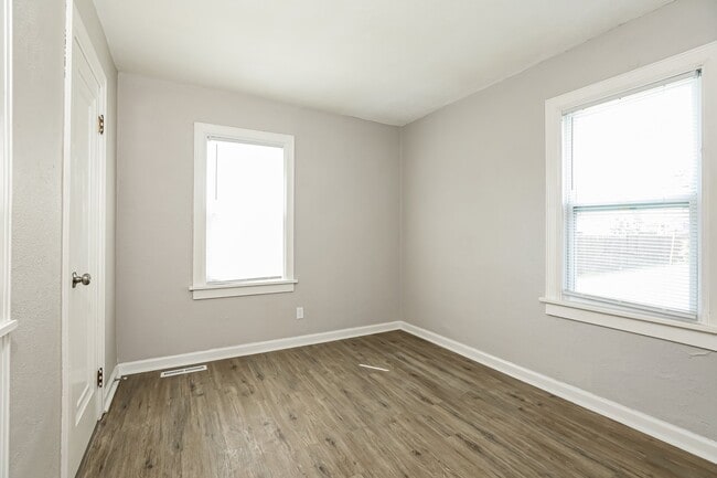 Building Photo - 611 W Wayne St