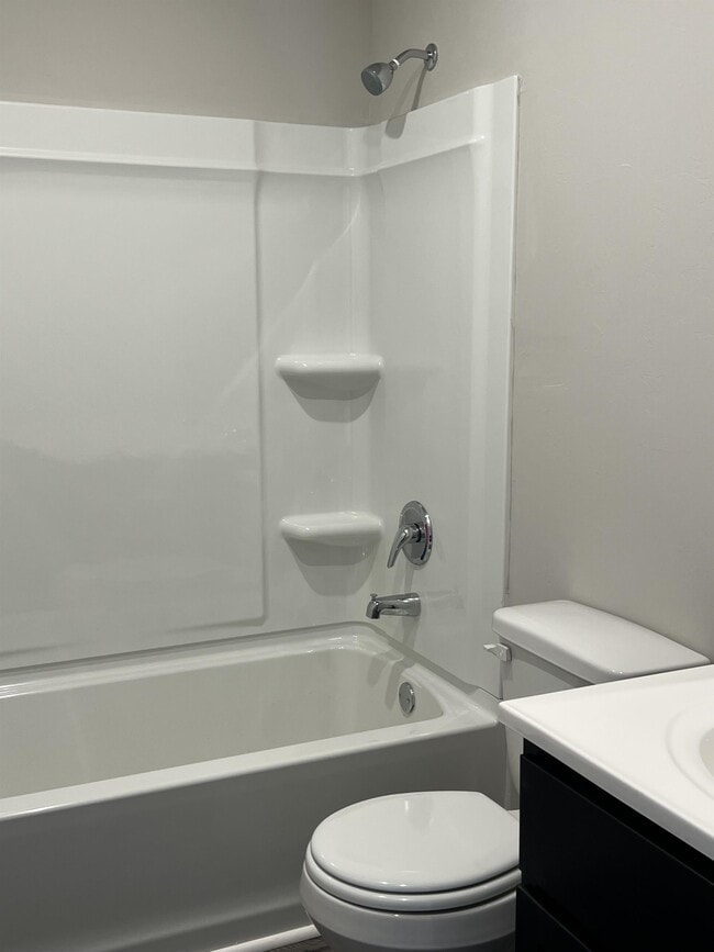 Building Photo - 561 SE 3rd Ter