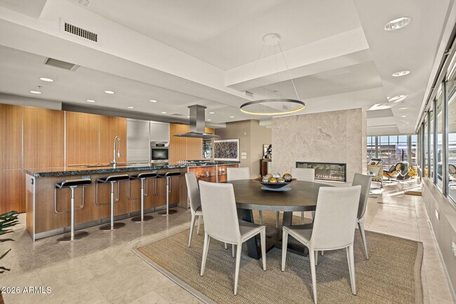 Building Photo - 7167 E Rancho Vista Dr