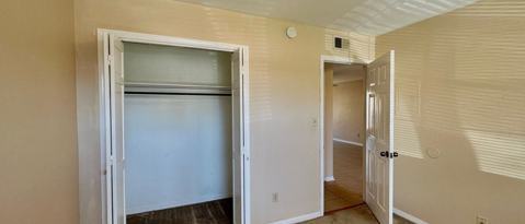 Building Photo - 2361 Sugartree Ct