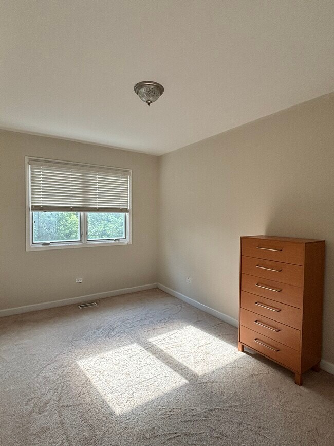 Building Photo - 1650 Linden St