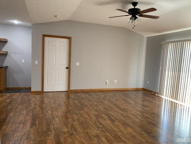 Building Photo - 1209 W Aspen Ct