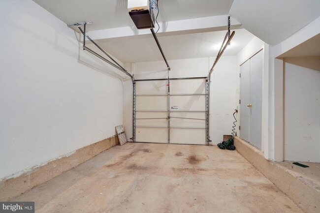 Building Photo - 211 Medlock Ln