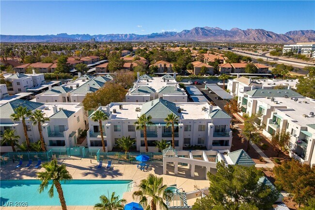 Building Photo - 7100 W Pirates Cove Rd