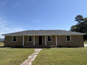 Building Photo - 1408 Old Ebenezer Rd