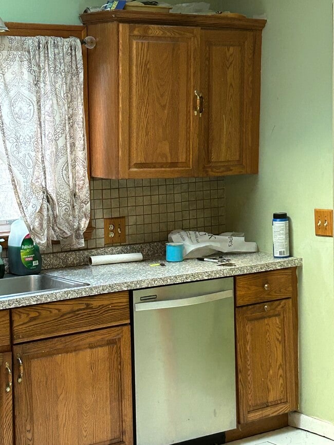 Building Photo - 2119 Maple Ave