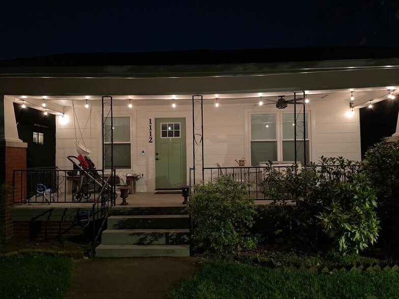 At night - 1112 S Kelley St