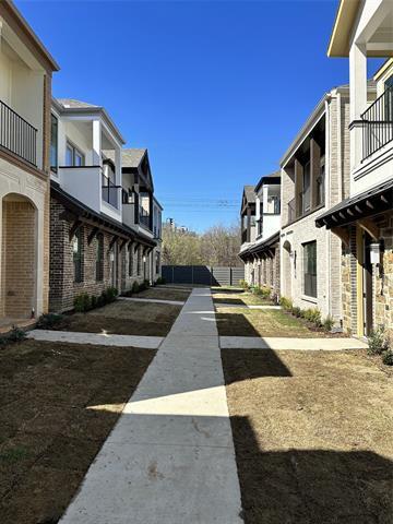 Building Photo - 8105 Radnor Rd