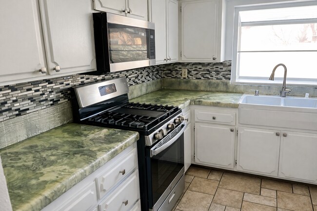 Building Photo - 12553 Foxtail Ln