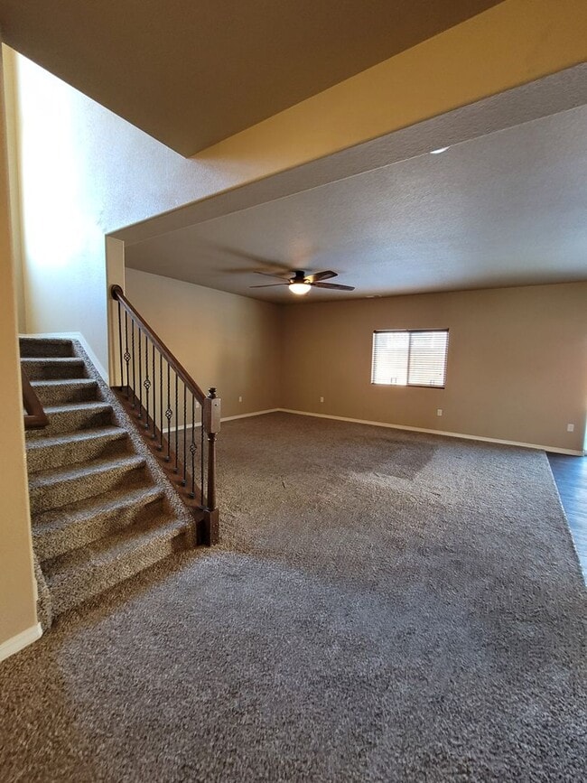 Building Photo - Spacious 4 Bedroom for Rent on Desert Lily