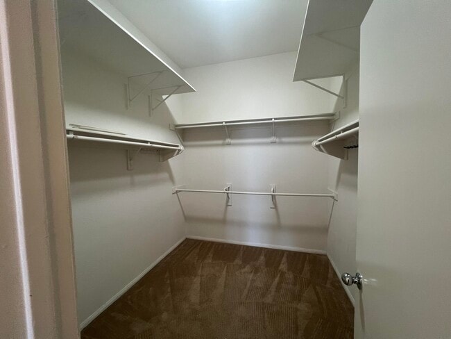 Building Photo - 13633 Overlook Dr