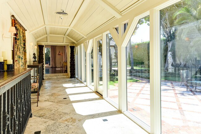 Building Photo - 118 Seaview Ave