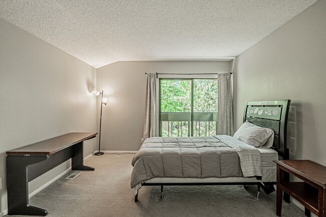 Building Photo - 9866 E Maplewood Cir