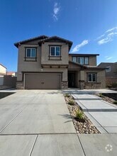 Building Photo - 541 Hydrangea St