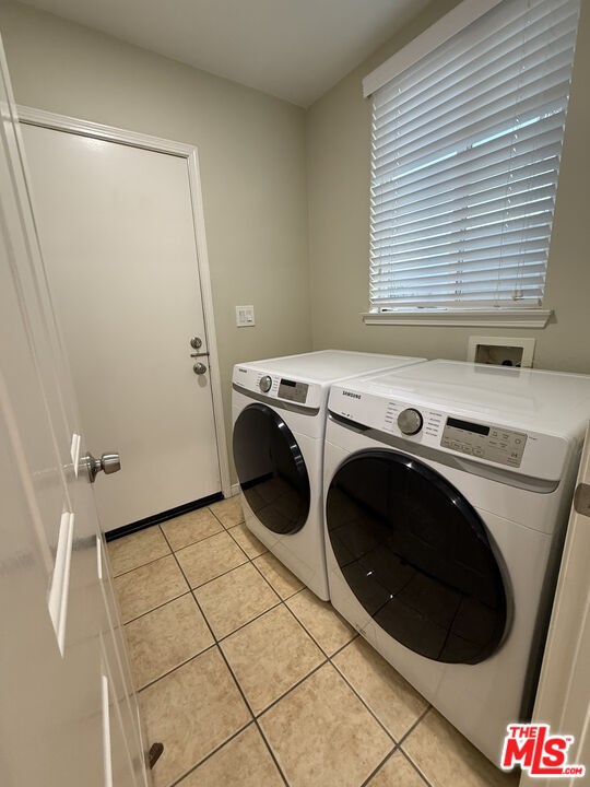 Building Photo - 26003 Twain Pl