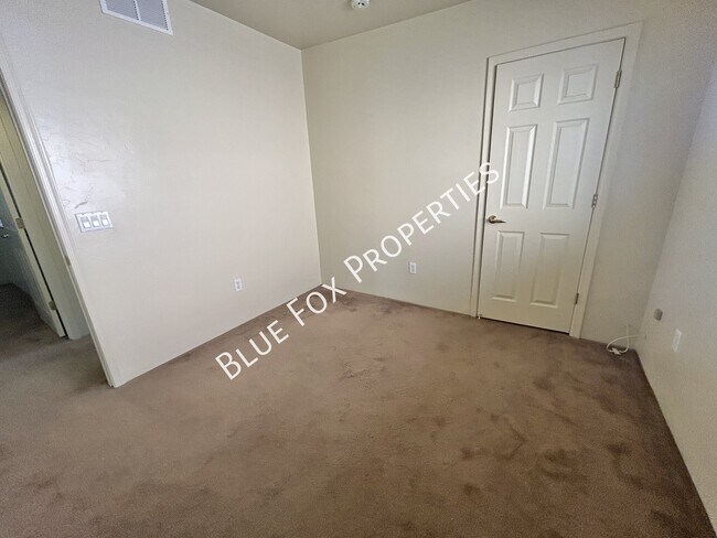 Building Photo - 5459 W Mosquito Dr