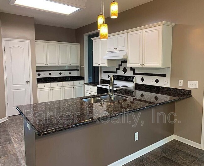 Building Photo - 2312 Colony Woods Dr