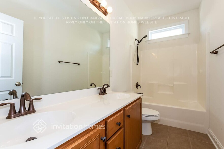 Building Photo - 6417 Hove Rd