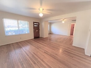 Building Photo - 1519 Johanna Dr