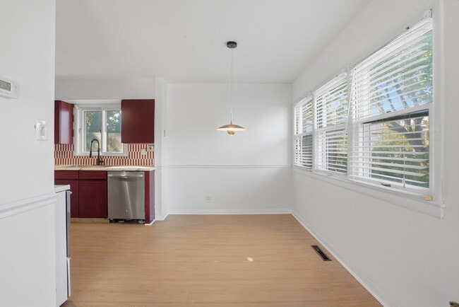 Building Photo - 2132 Belmont Rd