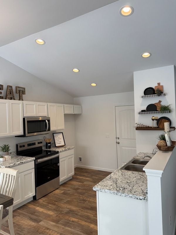 Building Photo - 172 Bombadill Blvd