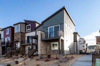 Building Photo - BEAUTIFUL MIDTOWN COLLECTION at PATHWAYS H...