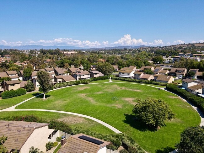 Building Photo - Gorgeous Two Bedroom Home in San Luis Rey