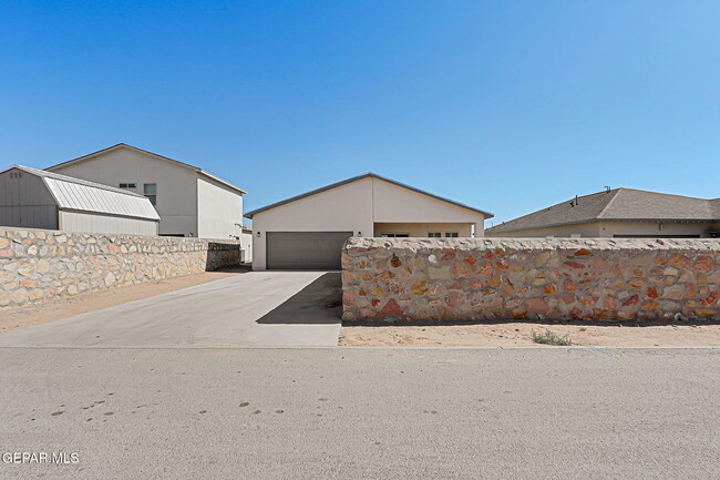 Building Photo - 2505 Mike Price Dr