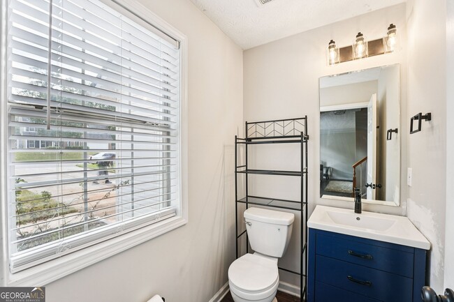 Building Photo - 12203 Crestwood Ct