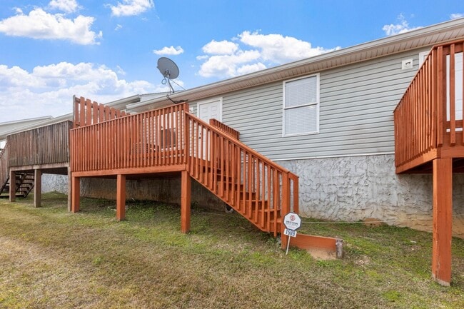 Building Photo - 1589 Quazar Rd