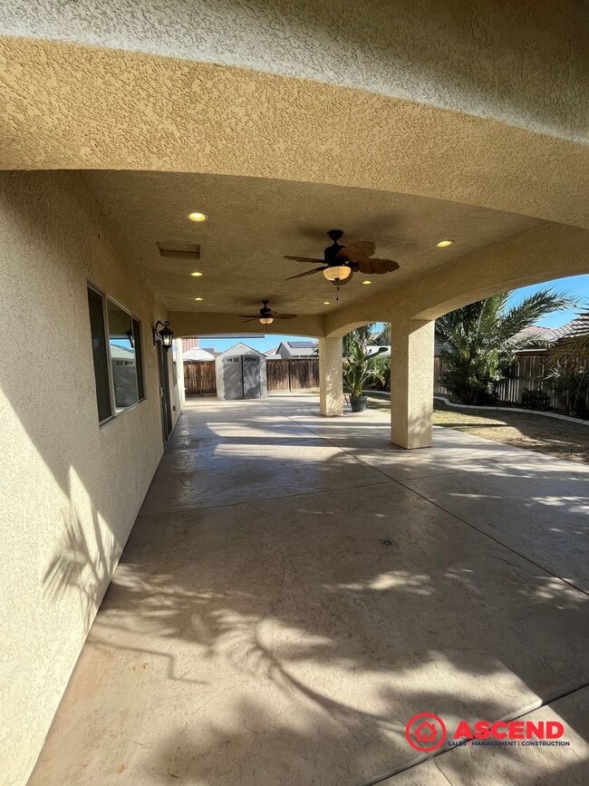 Building Photo - 4-Bedroom Home in Gossamer Grove!