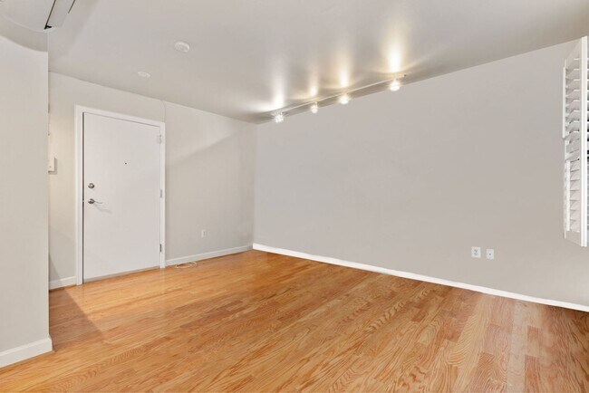 Building Photo - Renovated Studio by Thomas Circle
