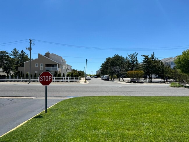 Building Photo - 4901 Harbor Beach Blvd