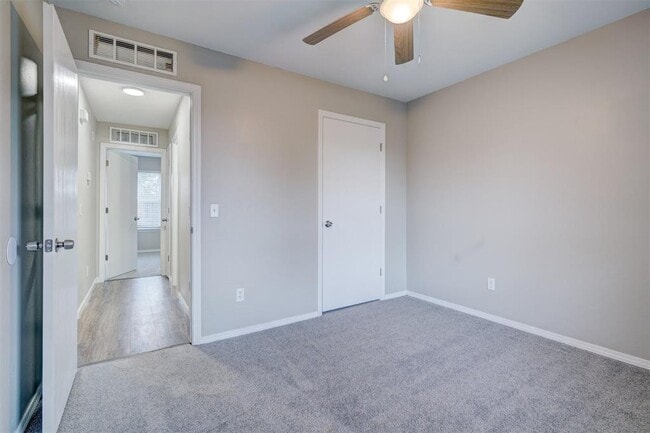 Building Photo - 10425 Aberdeen Dr