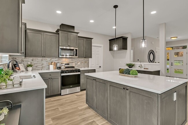 Building Photo - Award winning school district! 4 bedroom with RV and boat parking!