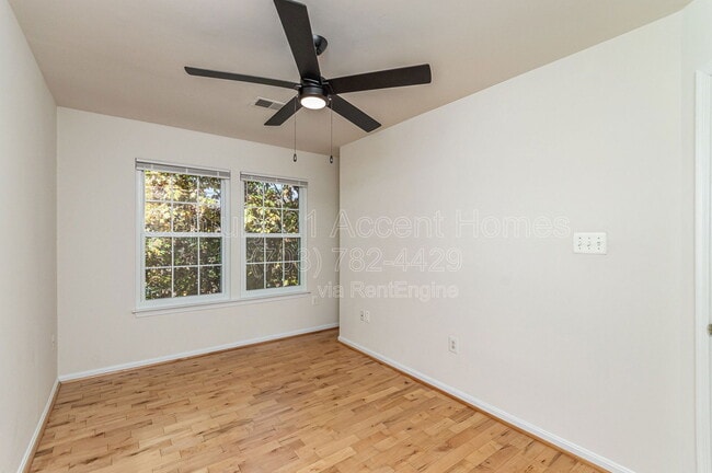 Building Photo - 4035 Cressida Pl