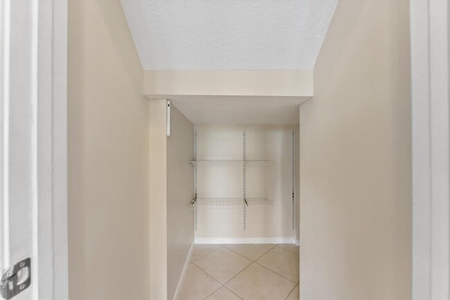 Building Photo - 12348 Clearfalls Dr
