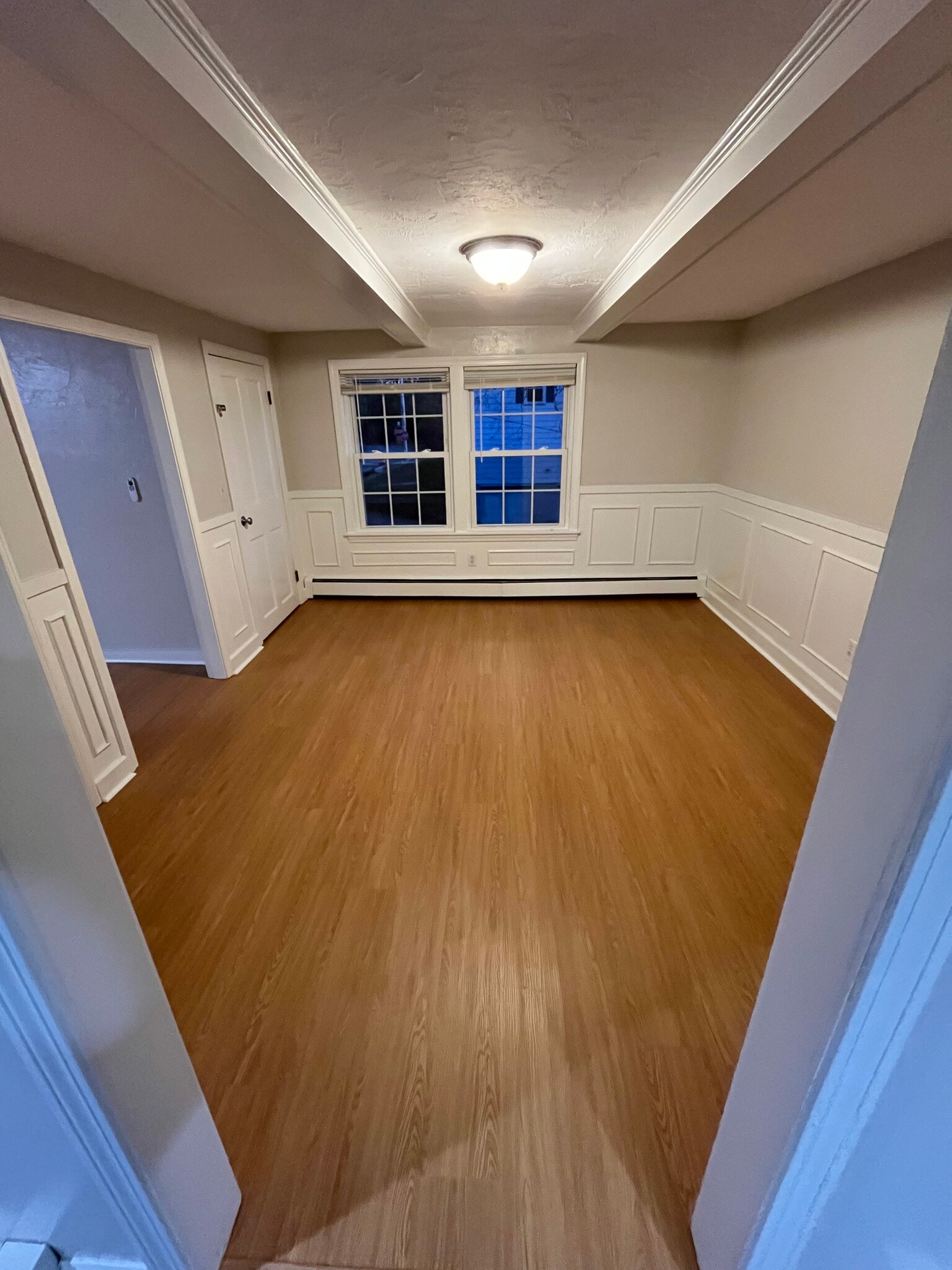 Building Photo - 24 Ash St