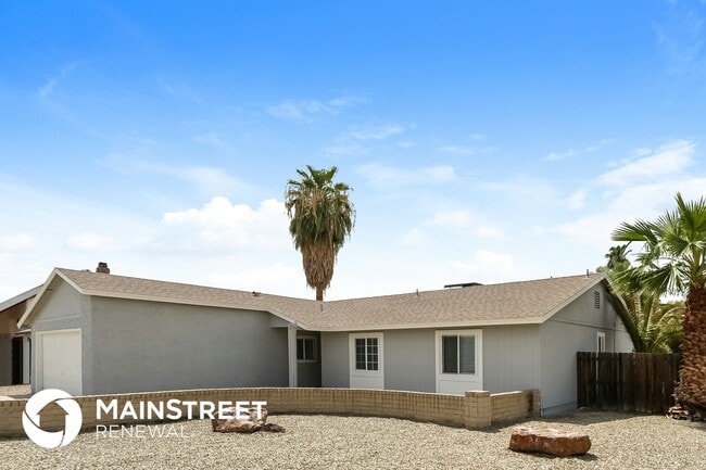 Building Photo - 8921 W Weldon Ave