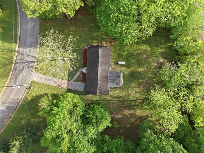 Building Photo - 526 Ochlahatchee Dr