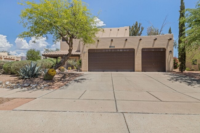 Primary Photo - Beautiful Santa Fe Home on Large Corner Lot!