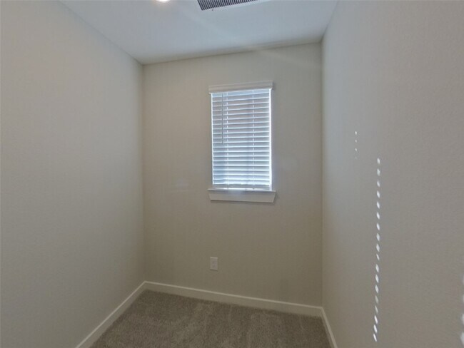 Building Photo - 4914 San Fabiano Ct