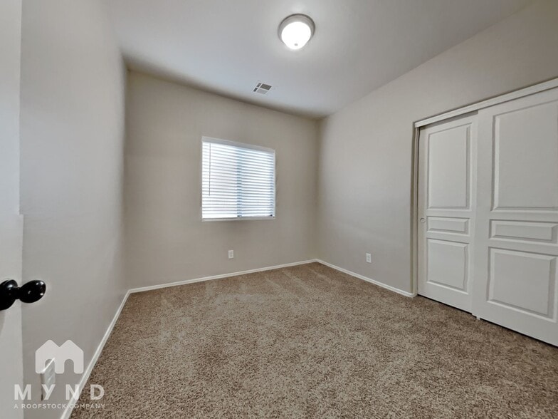 Building Photo - 6315 S 25th Dr