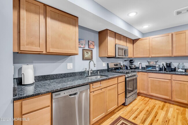 Building Photo - 48 First Ave