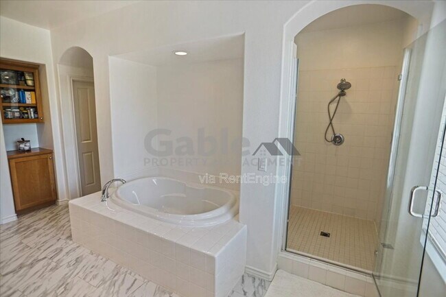 Building Photo - 26155 Lone Rock Ct