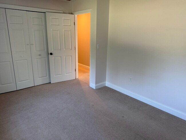 Building Photo - 4 Arbor Way