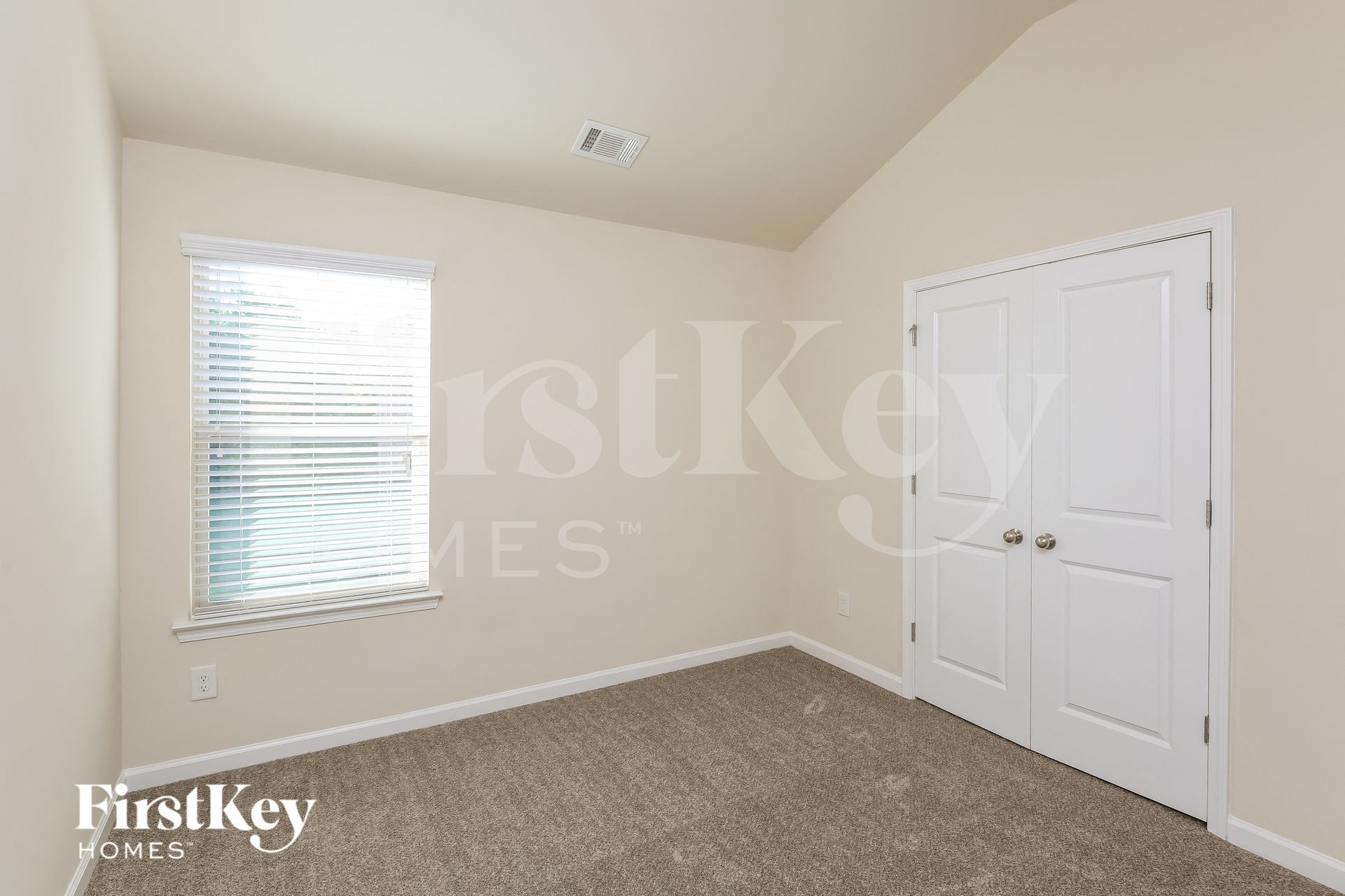 Building Photo - 403 Live Oak Pass