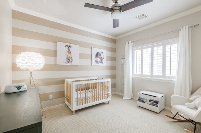 Building Photo - 7515 Shady Villa Walk